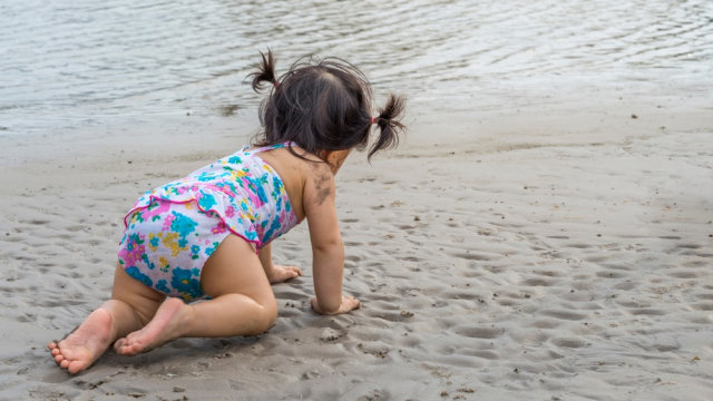 Bayi merangkak. (Foto: Shutterstock)
