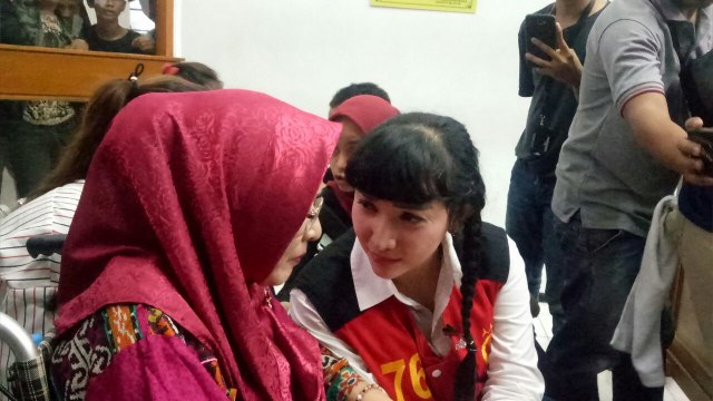 Roro Fitria jalani sidang beragendakan tuntutan JPU (Foto: Aria Pradana/kumparan)