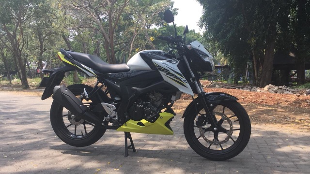 Suzuki GSX150 Bandit tampak kanan (Foto: Aditya Pratama Niagara/kumparanOTO)