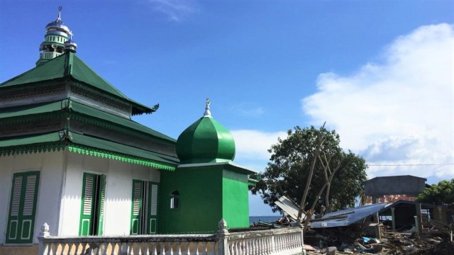 Rumah di sekitar Masjid Al Amin hancur. (Foto: Mirsan/kumparan)