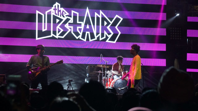 Aksi panggung The Upstairs di Synchronize Fest 2018 (Foto: Iqbal Firdaus/kumparan)