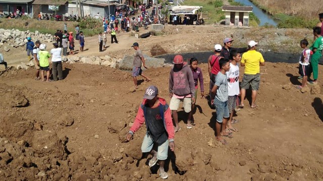 Tanggul Lapindo Amblas, Warga Was-Was. (Foto: Phaksy Sukowati/kumparan)