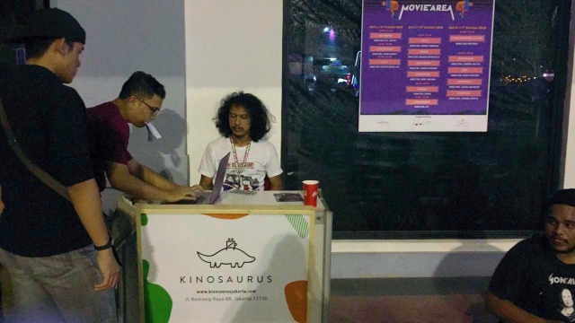 Pengunjung Synchronize Fest 2018 bisa menyaksikan sederet film yang diputar di Movie Area. (Foto: Hesti Widianingtyas/kumparan)