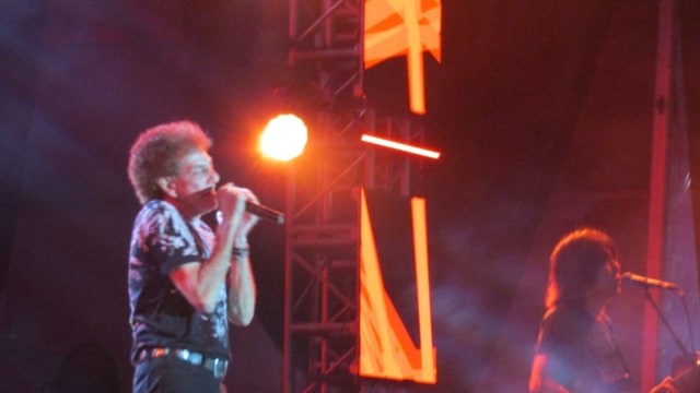 Vokalis God Bless, Ahmad Albar di Synchronize Fest 2018. (Foto: Muhammad Ari Kusuma/spear kumparan)