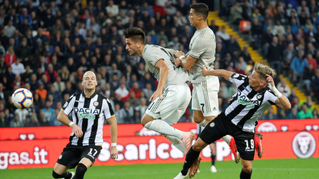 Laga Udinese vs Juventus. (Foto: REUTERS/Stefano Rellandini)