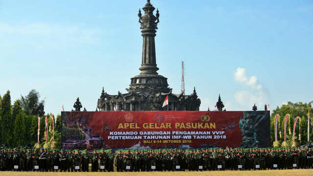 Apel Gelar Pasukan Komando Gabungan Pengamanan VVIP Pertemuan Tahunan IMF-WB Tahun 2018, Bali, Minggu (7/10/2018). (Foto: AFP/Sonny Tumbelaka )