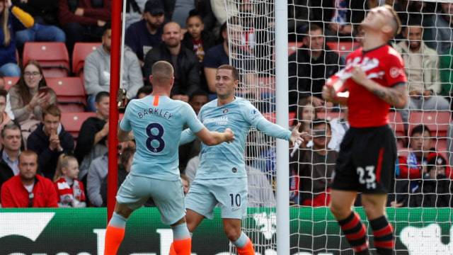 Hazard dan Barkley merayakan gol di laga Southampton vs Chelsea. (Foto: Reuters/John Sibley)