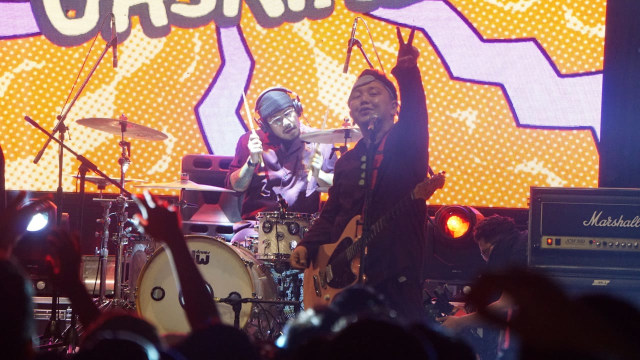 Aksi pangung grup musik Pee Wee Gaskins di Synchronize Fest 2018 di JiExpo Kemayoran (7/10). (Foto: Iqbal Firdaus/kumparan)