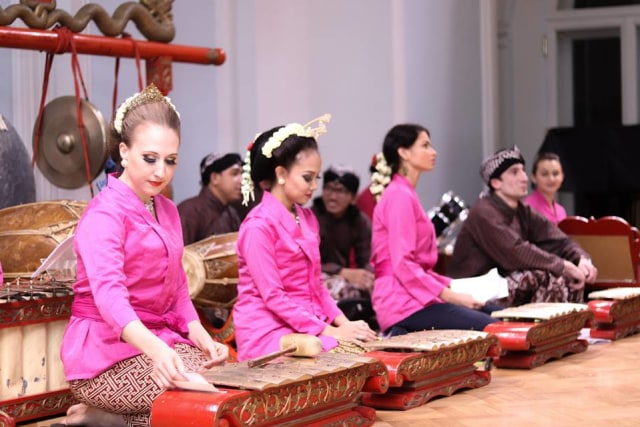 Busur Gendewa dan Panah Pasopati Diplomasi Budaya Indonesia di Rusia  (1)