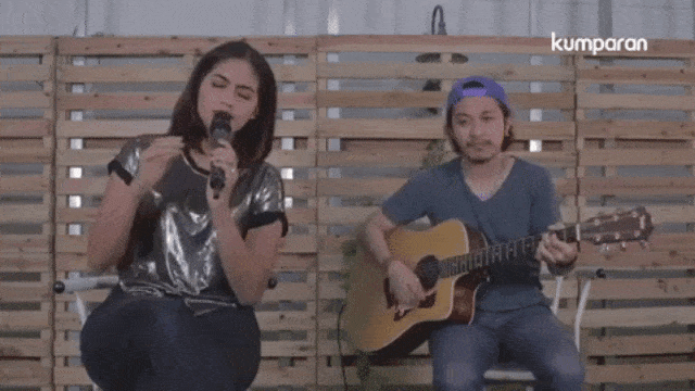 Andini nyanyi Done With You di kumparan. (Foto: kumparan)