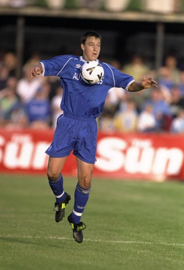 5 Momen Tidak Terlupakan John Terry Selama Merumput Bersama Chelsea (3)