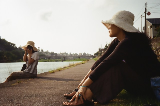 Ilustrasi memotret travelmate saat traveling (Foto: Flickr/keico taguchi)