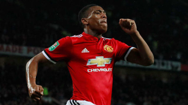 6 Pemain yang Bakal Hengkang jika MU Tak Pecat Mourinho (3)