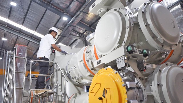 Pabrik kelistrikan milik PT ABB Sakti Industri di Tangerang. Foto: Abdul Latif/kumparan
