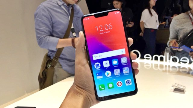 Smartphone Realme 2. (Foto: Astrid Rahadiani/kumparan)