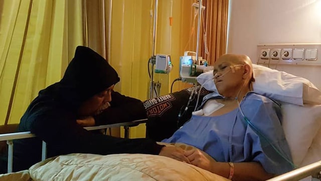 Indro Warkop dan Istri. (Foto: Instagram/@indrowarkop_asli)