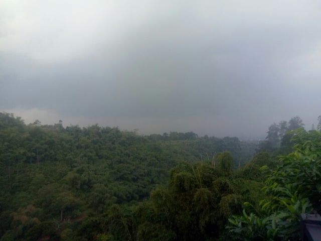 Wahai Oktober, Bersahabatlah