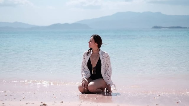 Wulan Guritno di Labuan Bajo (Foto: Instagram/@wulanguritno)