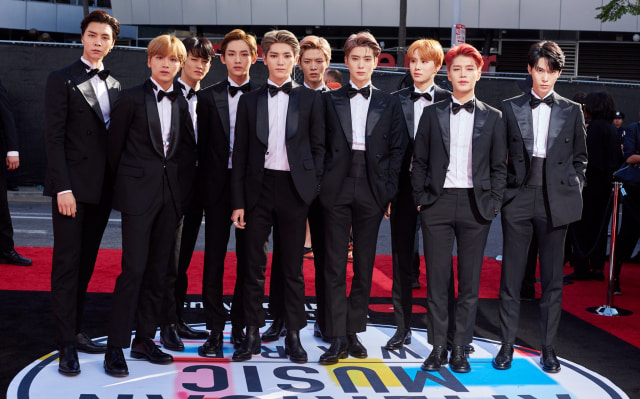 Penampilan NCT 127 di Red Carpet AMA 2018 Jadi Sorotan Media Internasional