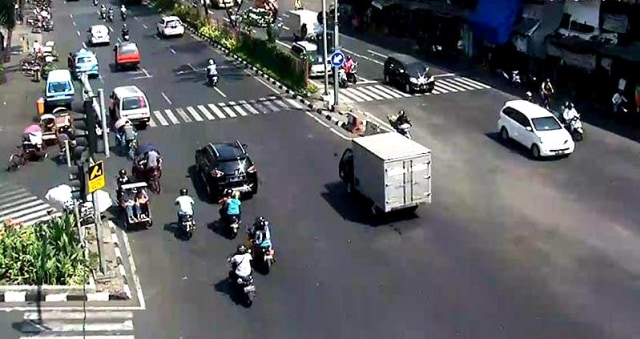 CCTV Surabaya bisa deteksi wajah orang, Rabu (10/10/2018). (Foto: Dok. diskominfo CCTV)
