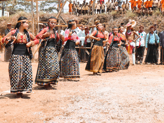 Janji Temurun Tari Caci: Harta Karun Indonesia di Tanah Manggarai Timur, NTT. (2)