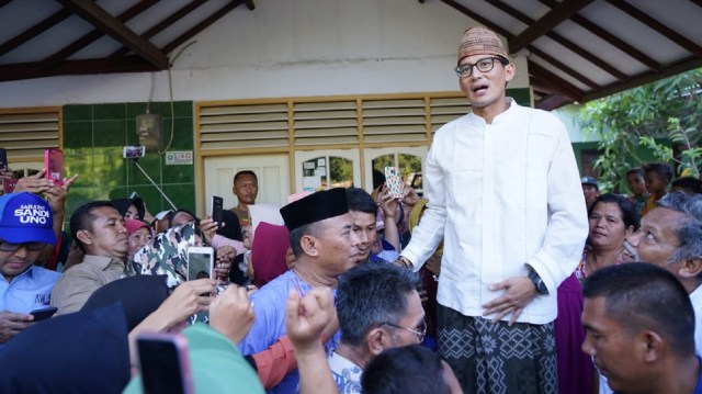 Sandiaga Uno melakukan napak tilas di tempat kelahiran ibunya di Indramayu (Foto: Tim Sandiaga Uno)