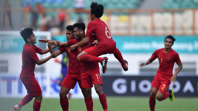 Timnas U-19 saat melakoni uji tanding melawan Arab Saudi. (Foto: ANTARA FOTO/Sigid Kurniawan/nz/18.)