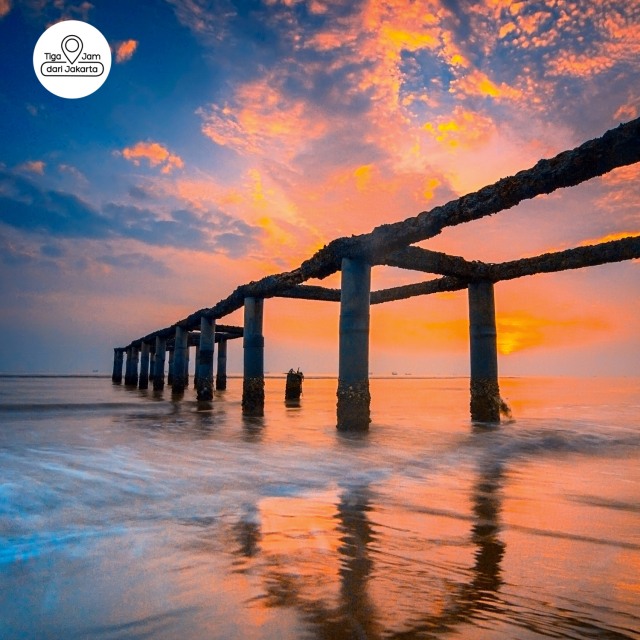 Pantai Ini Jadi Salah Satu Destinasi Wisata Favorit di Karawang