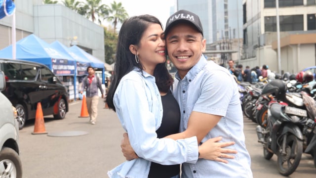 Ovi Eks Dua Serigala dan Suami (Foto: Munady Widjaja)