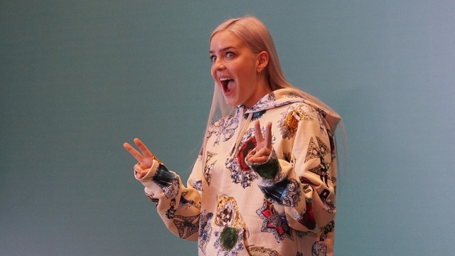 Anne Marie saat jumpa pers Spotify on Stage di Kemayoran, Jakarta, Jumat (12/10/2018). (Foto: Fanny Kusumawardhani/kumparan)