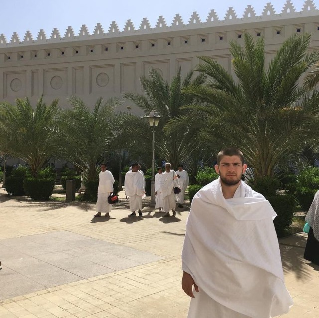 5 Bukti Ketaatan Khabib Nurmagomedov Terhadap Agama Islam  (4)