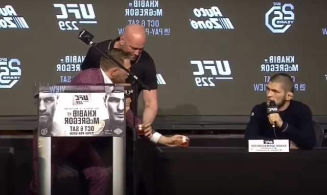 5 Bukti Ketaatan Khabib Nurmagomedov Terhadap Agama Islam  (2)