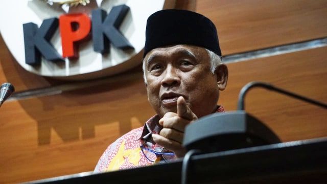 Taufiequrachman Ruki saat Konferensi Pers terkait penyerahan diri Eddy Sindoro di Gedung KPK, Jumat (12/10/2018). (Foto: Iqbal Firdaus/kumparan)