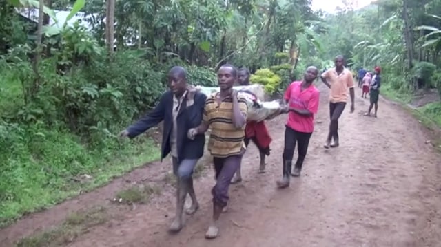 Korban longsor di Uganda (Foto: REUTERS)