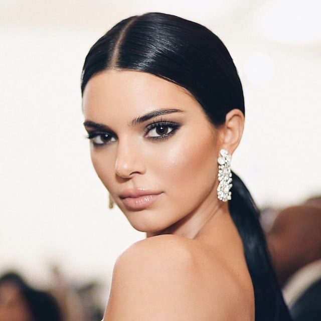 Alis natural milik Kendall Jenner (Foto: dok. Instagram/@kendalljenner)