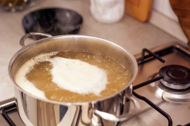 Ilustrasi merebus sup (Foto: Shutter Stock)