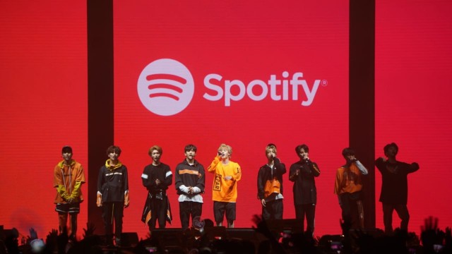 Stray Kids di Spotify on Stage. (Foto: Fanny Kusumawardhani/kumparan)