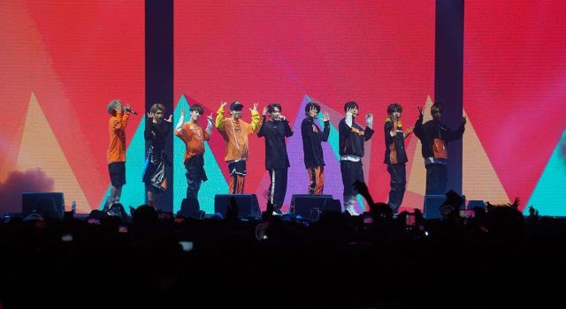 Stray Kids di Spotify on Stage. (Foto: Fanny Kusumawardhani/kumparan)