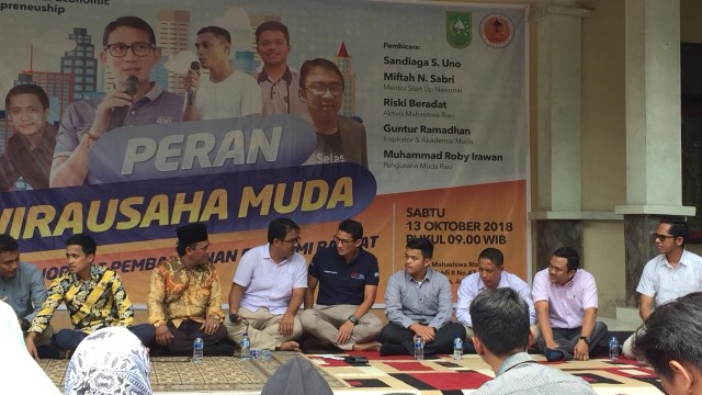 Sandiaga Uno hadir di dialog interaktif Himpunan Mahasiswa Riau di Asrama Mahasiswa Riau (Foto: Yuana Fatwalloh/kumparan)