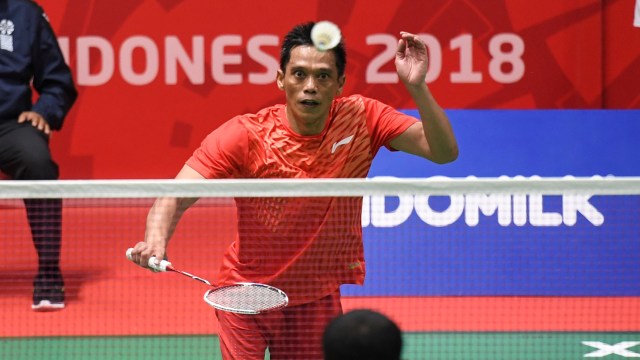 Ukun Rukaendi di laga semifinal tunggal putra SL3 Asian Para Games 2018. (Foto: ANTARA FOTO/Hafidz Mubarak A/ama/18)