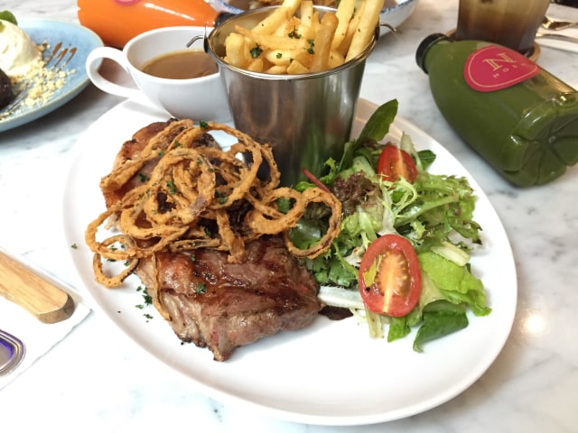 Striploin Steak - Nosh  (Foto: Azalia Amadea/kumparan )