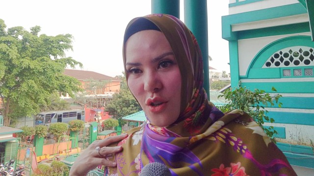 Angel Lelga di Masjid Al Muhajirin, Ciledug, Tangerang, Sabtu (13/10/2018). (Foto: D.N Mustika Sari/kumparan)