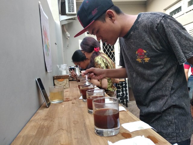 Mengenal Khas Kopi Nusantara, Kopi Roemah Kesambi Adakan Public Cupping 