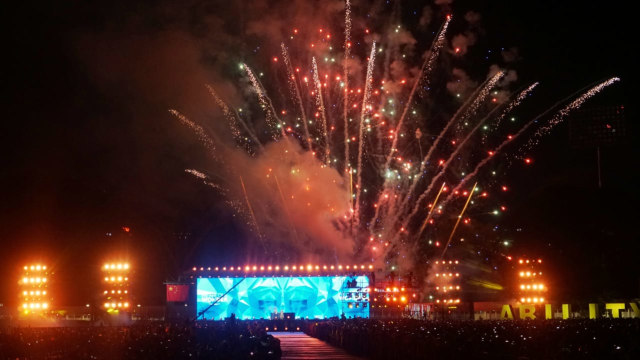 Suasana penutupan Asian Para Games 2018 di Stadion Madya GBK, Jakarta, Sabtu (13/10/2018). (Foto: Irfan Adi Saputra/kumparan)