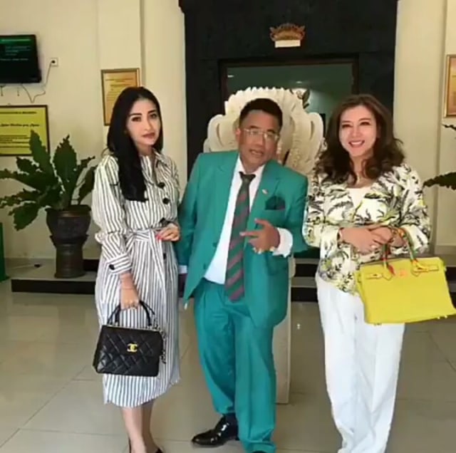 7 Potret Mewah Asisten Pribadi Hotman Paris (4)