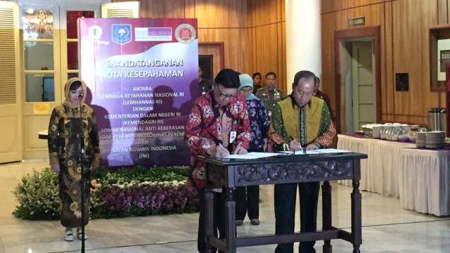 Penandatanganan Nota Kesepemahaman antara Lembanas RI dan Ikatan Notaris Indonesia, di Kantor Lemhanas RI, Jakarta Pusat. (Foto: Ferry Fadhlurrahman/kumparan)