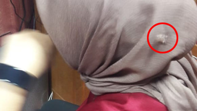 Pegawai DPR di lantai 13 ruang Bambang Heri Purnama tertembak di bagian kerudung. (Foto: Dok. Istimewa)