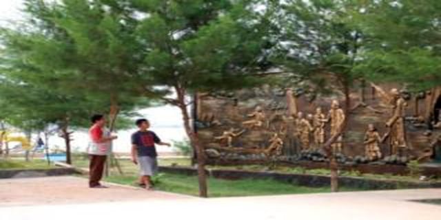 Secuil Sejarah Pantai Boom Tuban