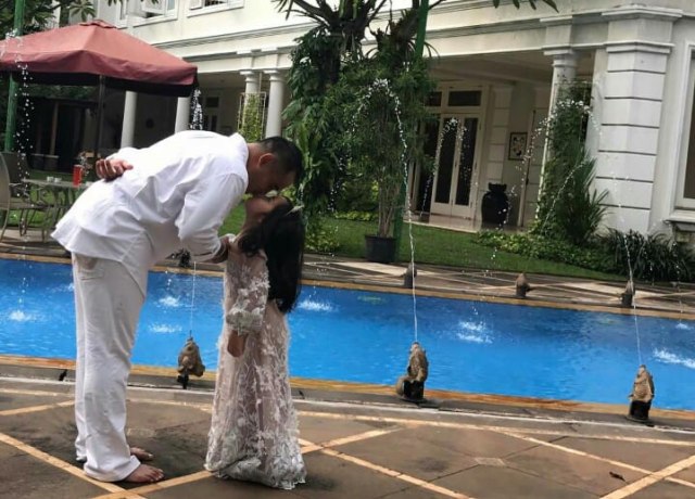 10 Penampakan Rumah Mewah Nia Ramadhani yang Megah dan Nyaman (9)