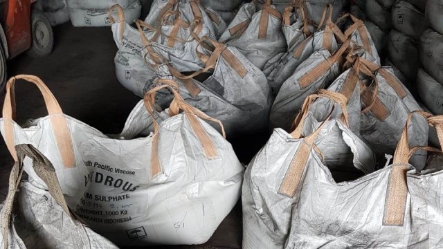 Barang bukti Smelter Timah Ilegal di Bangka Belitung, Selasa (16/10/2018). (Foto: Dok. Baresrkrim Polri)